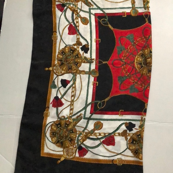 Equestrian themed scarf - Picture 4 of 5